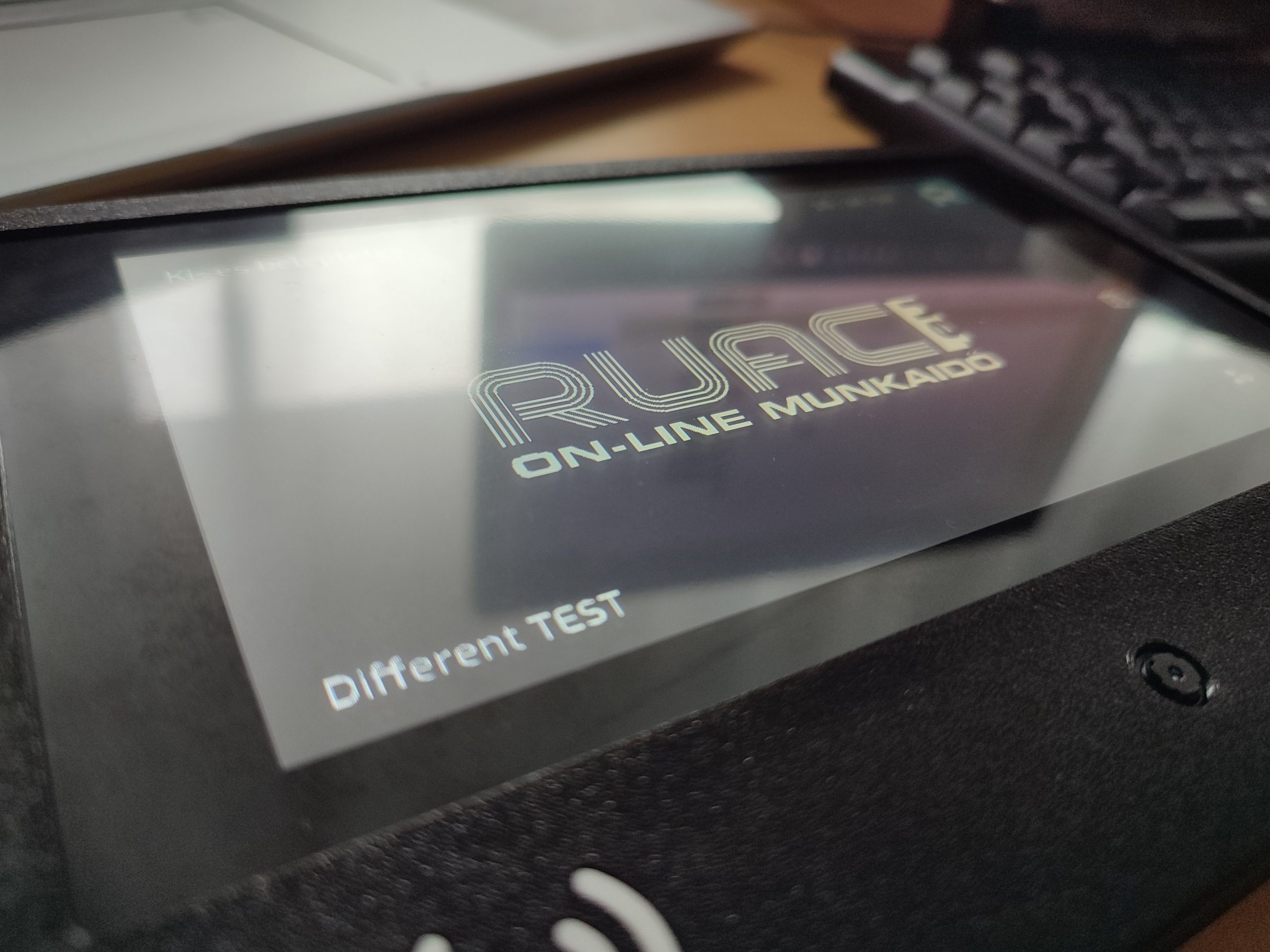 Online munkaidő alkalmazás képernyőn.